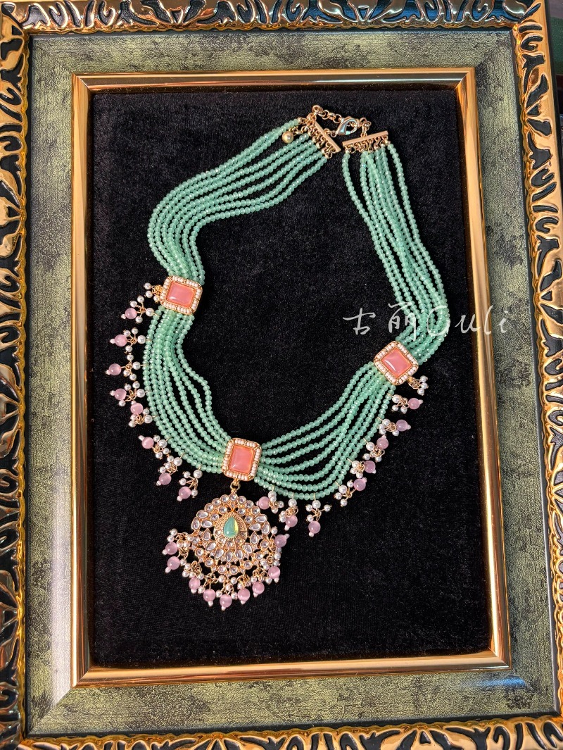 Vintage Court-Style Book Inscr - огляд і ціна Ethnic Fashion Book